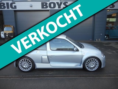 Renault Clio 3.0-24V V6 RS