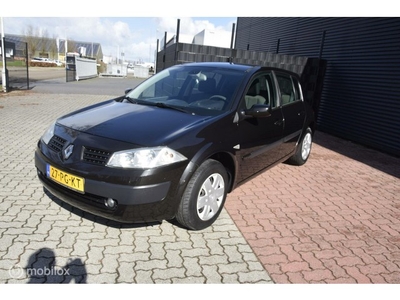 Renault Megane 1.6-16V