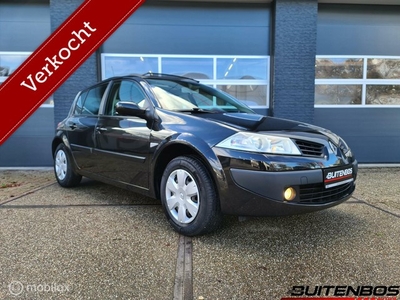 Renault Megane 1.6-16V Tech Line