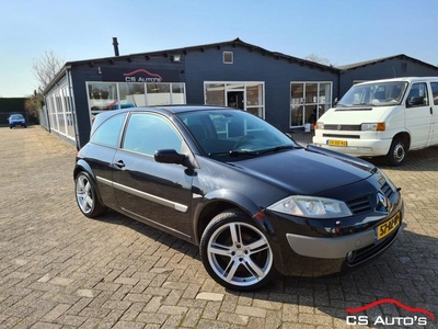 Renault Mégane 2.0 16V Dynamique Luxe