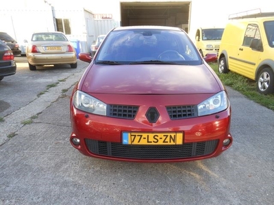 Renault Mégane 2.0-16V Privilège Luxe (bj 2003)