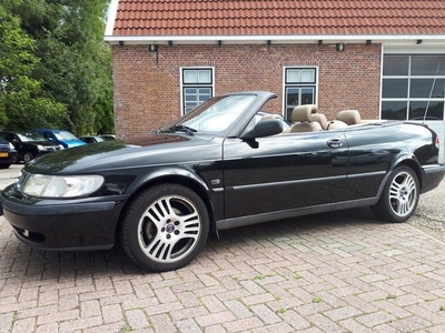 Saab 9-3 Cabrio 2.0T S LUXURY motor rookt (2001)