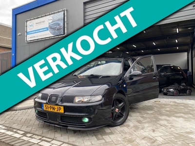 SEAT Leon 1.8-20VT Topsport 180 PK Black on Black Cupra