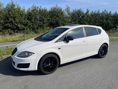 SEAT Leon 1.8 TFSI AUTOMAAT Sport Leder Stoelverw. Pdc