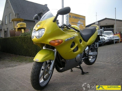 Suzuki GSX 600 F SUPER SPORT DOHC 16 VALVE MET ORIGINEEL