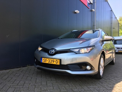 Toyota Auris Touring Sports 1.8 Hybrid Dynamic, aur camera