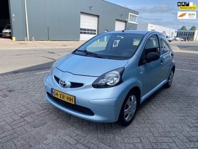 Toyota Aygo 1.0-12V / 1 jaar apk /airco / nap / 5drs / 2