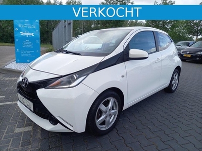 Toyota Aygo 1.0 VVT-i x-clusiv camera Airco