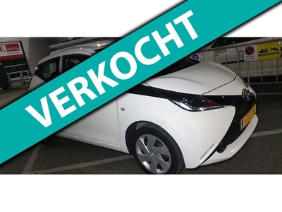 Toyota Aygo 1.0 VVT-i x-play 5DRS/NAVI/LED/CAMERA/Garantie!!