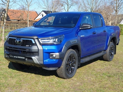 Toyota Hilux 2.8 D-4D Double Cab INVINCEBLE OP VOORRAAD