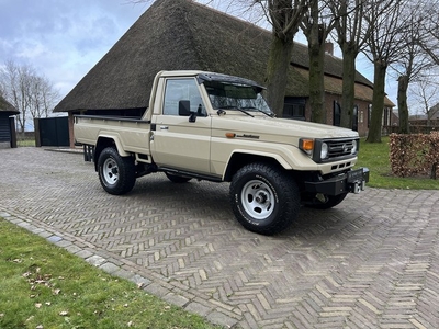 Toyota Land Cruiser HZJ75 4.2 Pick-up Volledig