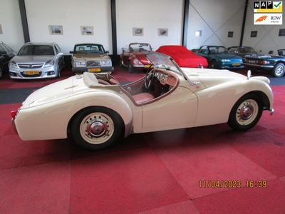 Triumph TR2 Is boddy off gerestaureerd