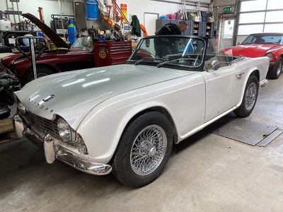 Triumph TR4