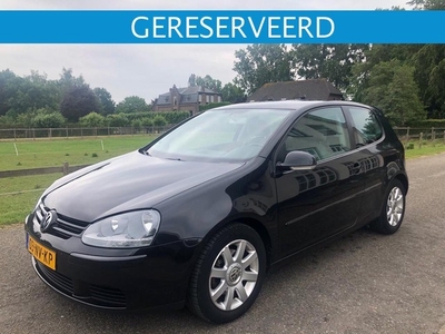 Volkswagen Golf 1.6 16V FSI Comfortline