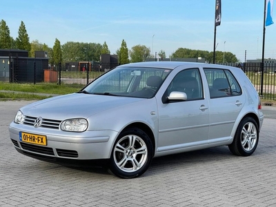 Volkswagen Golf 1.6 16V Trendline