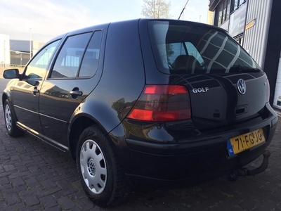 Volkswagen Golf 1.6 BJ2000 5-DEURS NWE APK 04-2020