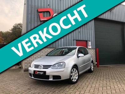 Volkswagen Golf 1.6 FSI Sportline