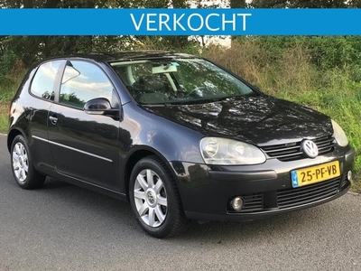 Volkswagen GOLF 1.6 FSI Trendline Aircorijklaar