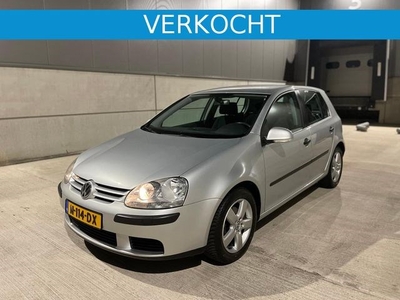 Volkswagen GOLF 1.6 Highline Automaat 1jaar Apk