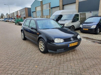 Volkswagen Golf 1.6 MOET WEG