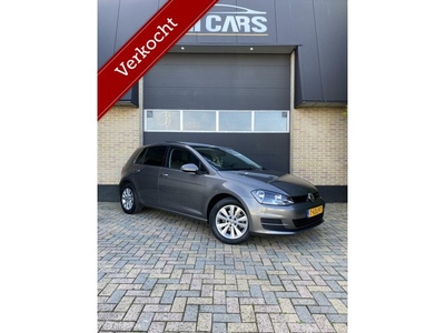 Volkswagen Golf 1.6 TDI HighlinePANODAK! SCHERM! AUTOMAAT!