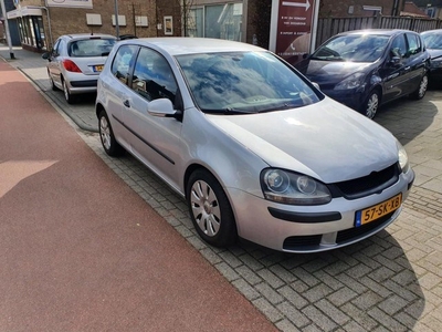 Volkswagen Golf 2.0 TDI 140pk Sportline navi xenon