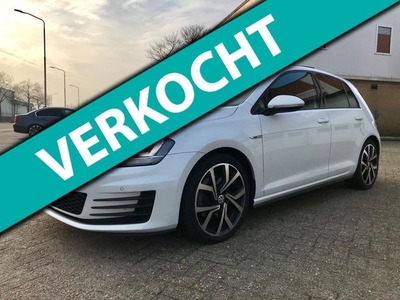 Volkswagen Golf 2.0 TDI GTD DSG LEER PANODAK NAVI Parelmoer