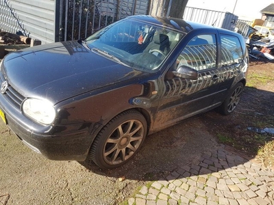 Volkswagen Golf 2.3 V5 Highline