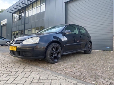 Volkswagen GOLF GOLF; 75 KW