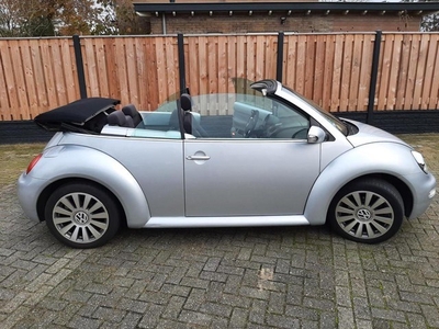 Volkswagen New Beetle Cabrio 1.4 Highline VERKOCHT!