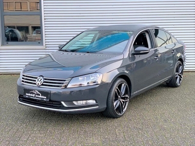 Volkswagen Passat 1.4 TSI Comfortline BlueMotion (2012)