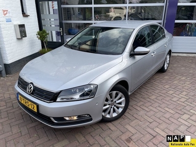 Volkswagen Passat 1.6 TDI Comfl. BlM * AIRCO * NAVIGATIE *