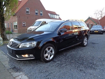 Volkswagen Passat 1.6 TDI Highline BlueMotion Pano Leder