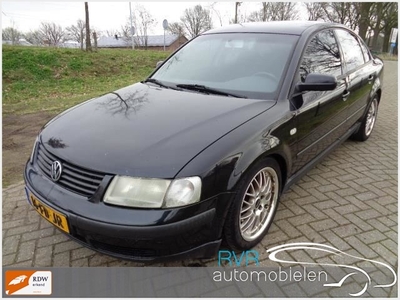 Volkswagen Passat 1.9 TDI Trendline CLIMA / CRUISE