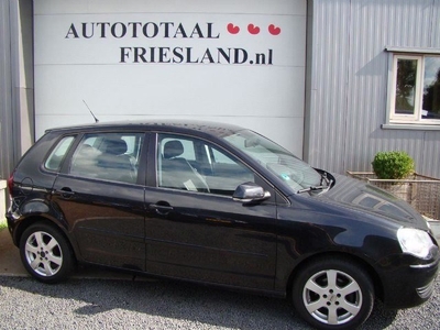 Volkswagen Polo 1.2-12V Turijn , 5 drs , €3999 05