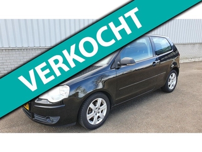 Volkswagen Polo 1.4-16V Sportline