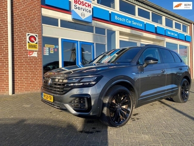 Volkswagen Touareg 3.0 TSI R-Line V6 e-Hybride Pano Lucht