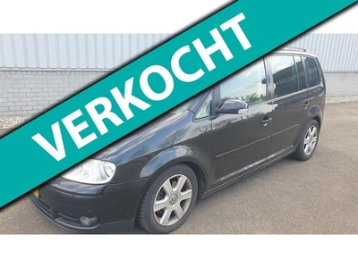 Volkswagen Touran 2.0-16V FSI Highline