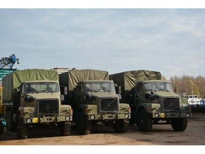 Volvo N10 6 X 4 EX-ARMY (bj 1990)