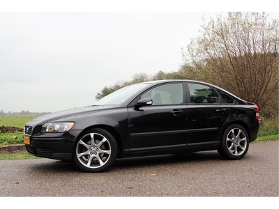 Volvo S40 2.4 Momentum / AUTOMAAT / AIRCO / CRUISE CONTROL