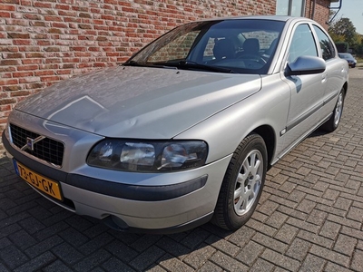 Volvo S60 2.4 Edition (bj 2000)