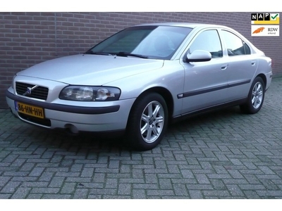 Volvo S60 2.4 T , 200PK , TREKHAAK , LM VELGEN , YONGTIMER