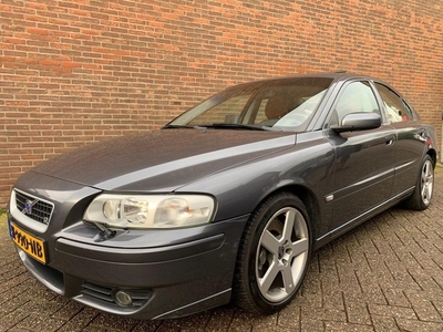 Volvo S60 2.5 R AWD Geartr. facelift model - youngtimer