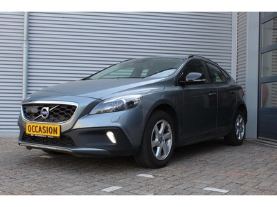 Volvo V40 Cross Country 2.0 D2 120PK 6-Bak MOMENTUM [