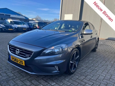 Volvo V40 D2 1.6 2013 R-Design CLIMA/ LM VELGEN/ NAVI!