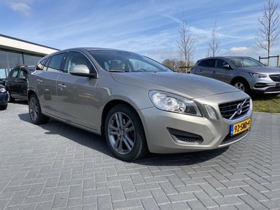 Volvo V60 1.6 DRIVe Momentum Rijklaarprijs!!!!!!!! Airco