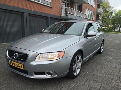 Volvo V70 2.0 D3 R-Design leer/navi/18 inch