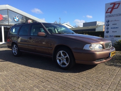 Volvo V70 2.5 Luxury-Line Youngtimer, APK, Airco, Electr