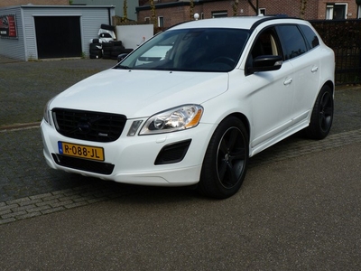 Volvo XC60 2.0i T R-Design *** VOLVO XC60 R-DESIGN