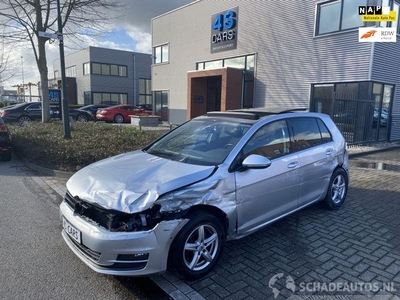 VW Golf 1.4 TSI CUP DSG/PANO 140PK! RIJDBAAR!